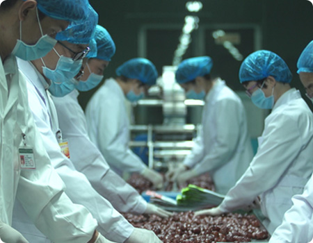 提供專業(yè)的干果加工服務(wù)，不同于其它地區(qū)企業(yè)，敦墾果品公司依托西北優(yōu)質(zhì)的干果原產(chǎn)地。 技術(shù)上使用產(chǎn)地直采加工，產(chǎn)品保鮮環(huán)境好，產(chǎn)品品質(zhì)高···